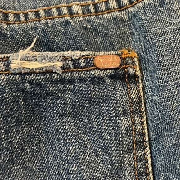 Special A High Rise Distressed Cropped Jeans - Picture 5 of 8